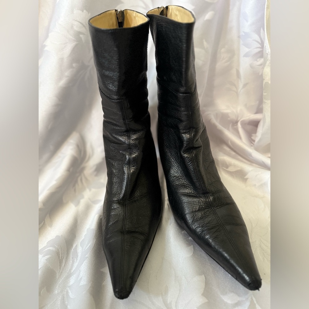 Vintage Y2K (The Year 2000) Gucci Zip Up Leather Heeled Boots